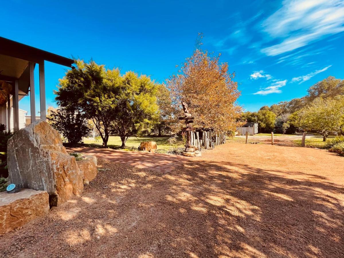 Grape Juice Retreat Rustic Romantic Gateway 5Mins To Beaches & Town Margaret River Exterior foto